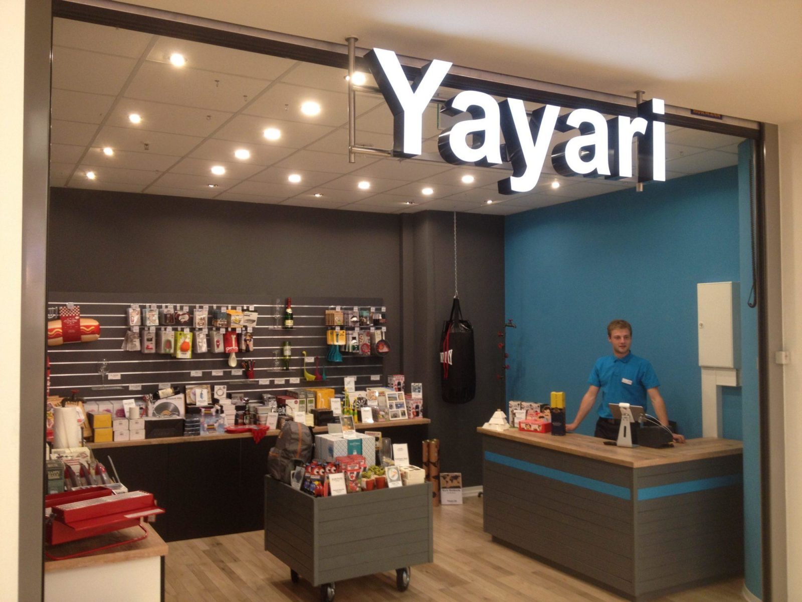 Yayari eröffnet ersten stationären Shop im „City-Center Bergedorf“